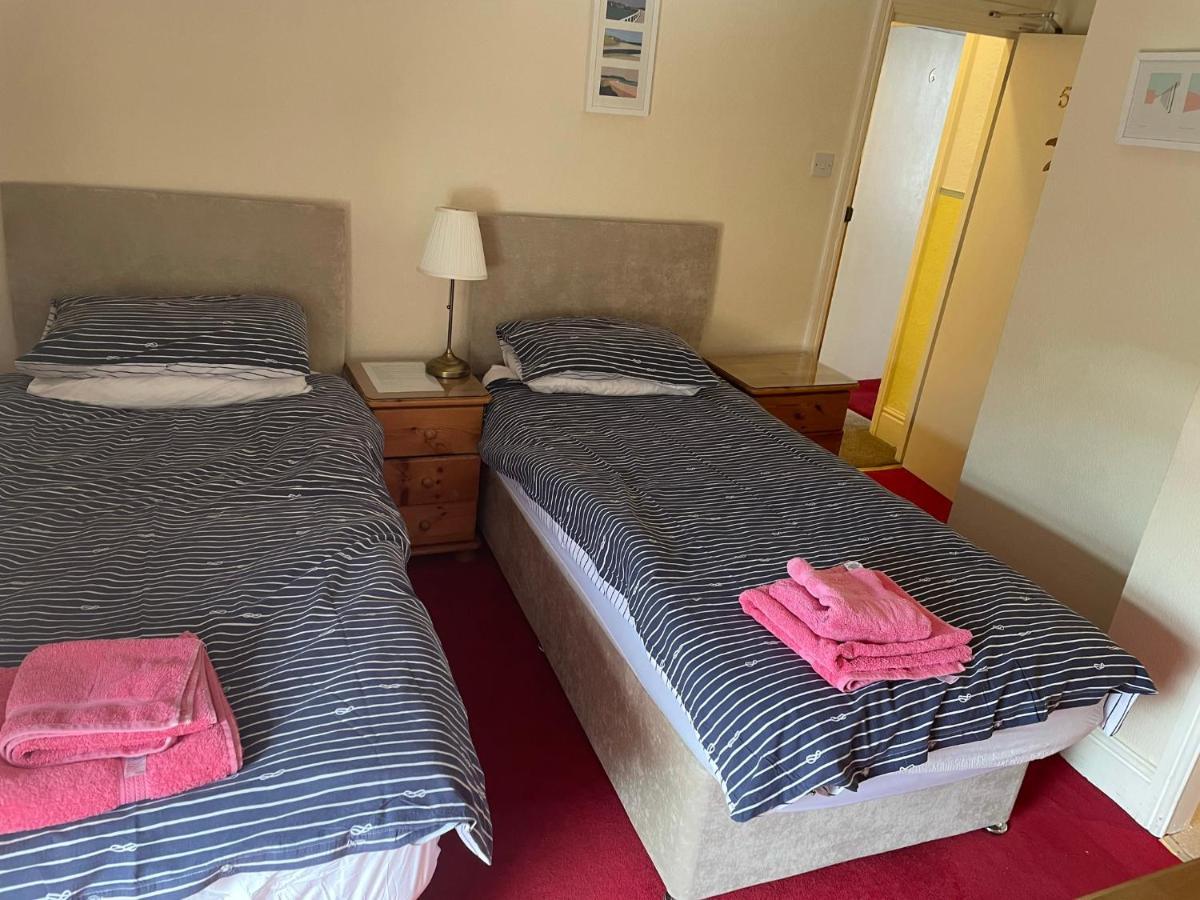Robyn'S Guest House Scarborough Esterno foto