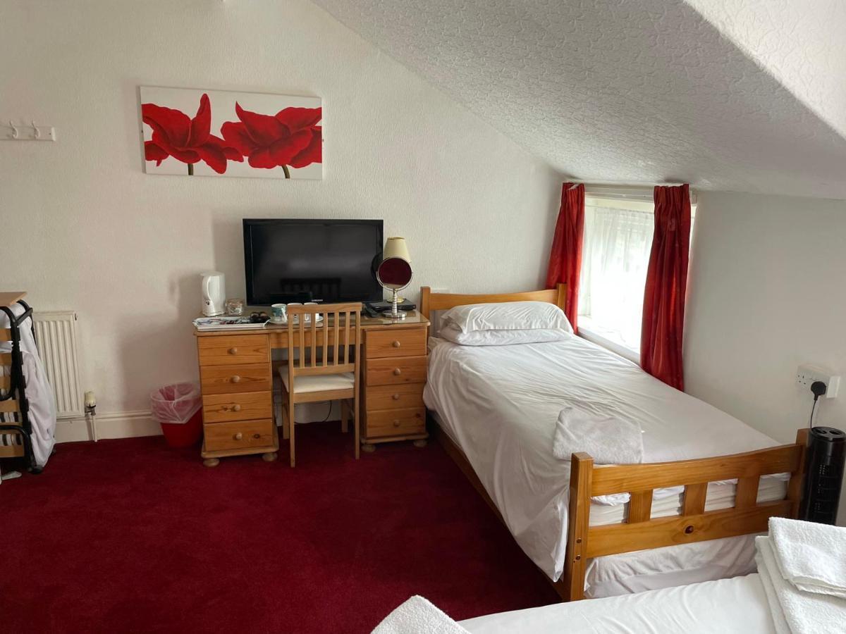 Robyn'S Guest House Scarborough Esterno foto