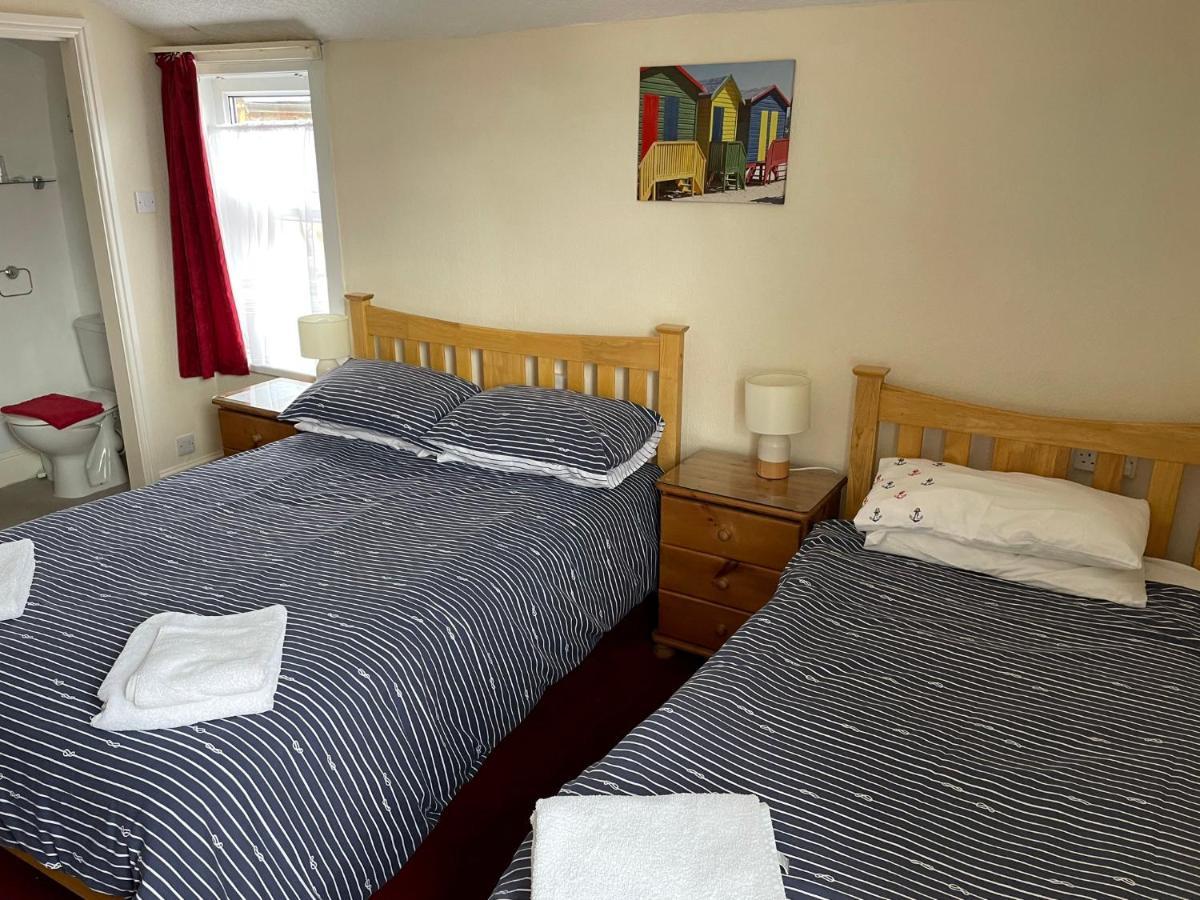 Robyn'S Guest House Scarborough Esterno foto
