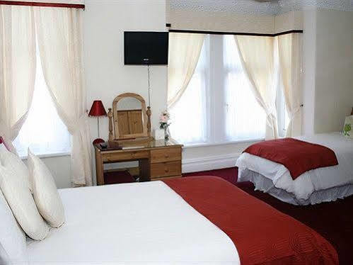 Robyn'S Guest House Scarborough Esterno foto