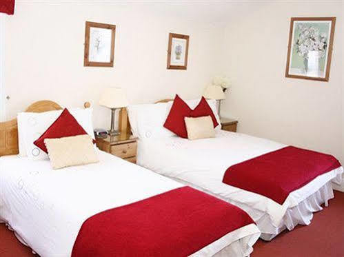 Robyn'S Guest House Scarborough Esterno foto
